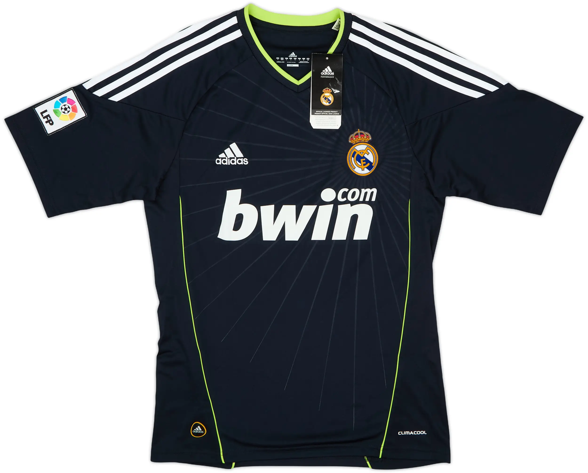 Real Madrid 2010-11 Away